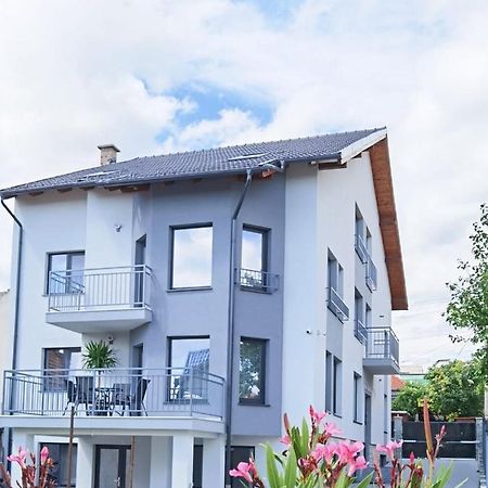 Silver Eden Apartments คลูจ-นาโปกา ภายนอก รูปภาพ