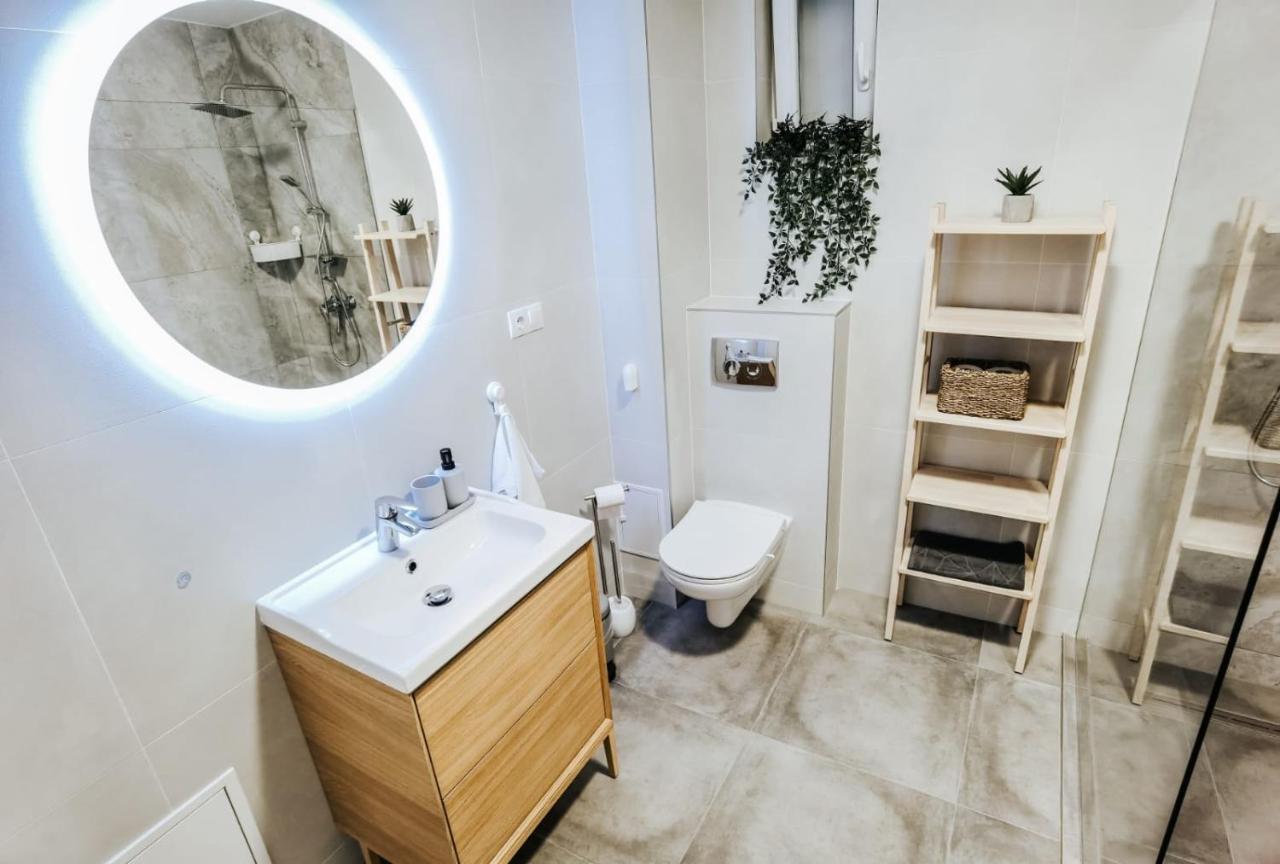Silver Eden Apartments คลูจ-นาโปกา ภายนอก รูปภาพ