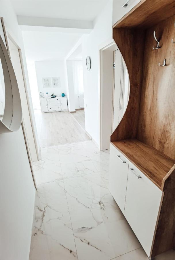Silver Eden Apartments คลูจ-นาโปกา ภายนอก รูปภาพ