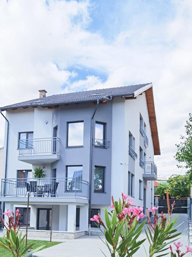 Silver Eden Apartments คลูจ-นาโปกา ภายนอก รูปภาพ